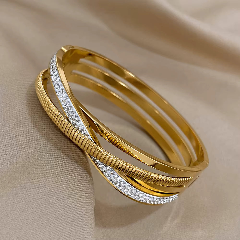 Bracelete Transpassado Zircônias Banhado em Ouro 18K