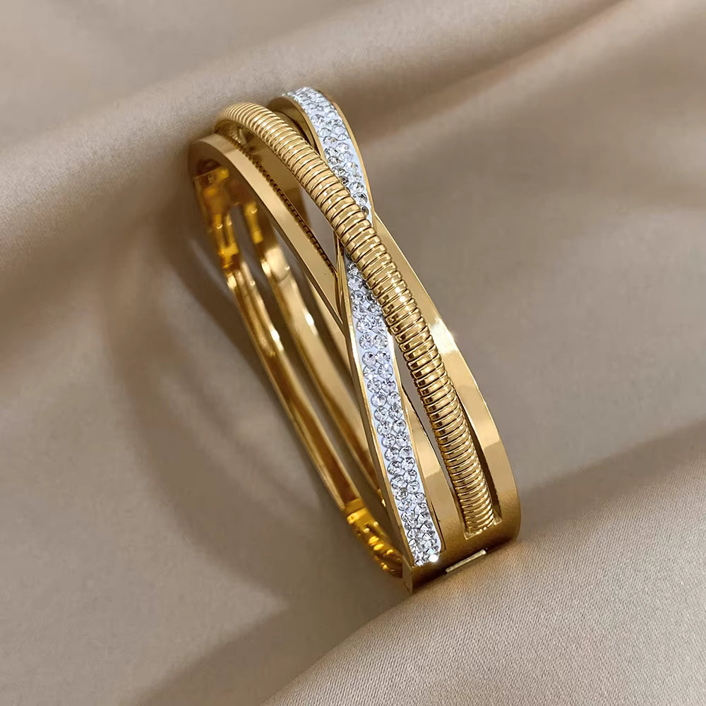 Bracelete Transpassado Zircônias Banhado em Ouro 18K