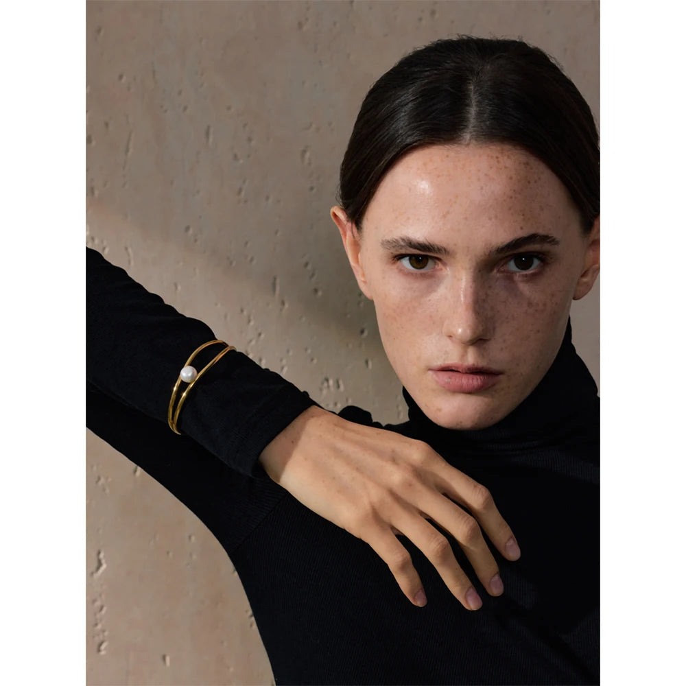 Bracelete Minimalista Pérola Banhado em Ouro 18K