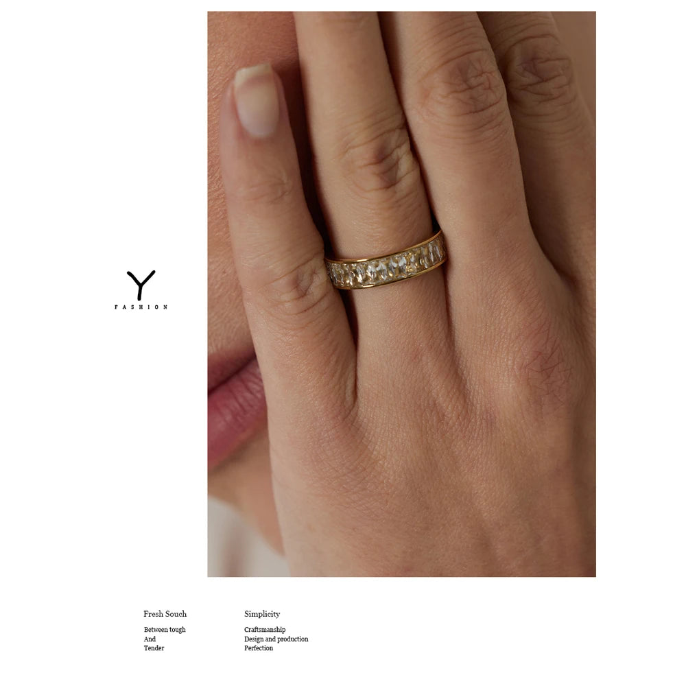 Anel Aliança Zircônias Banhado em Ouro 18K