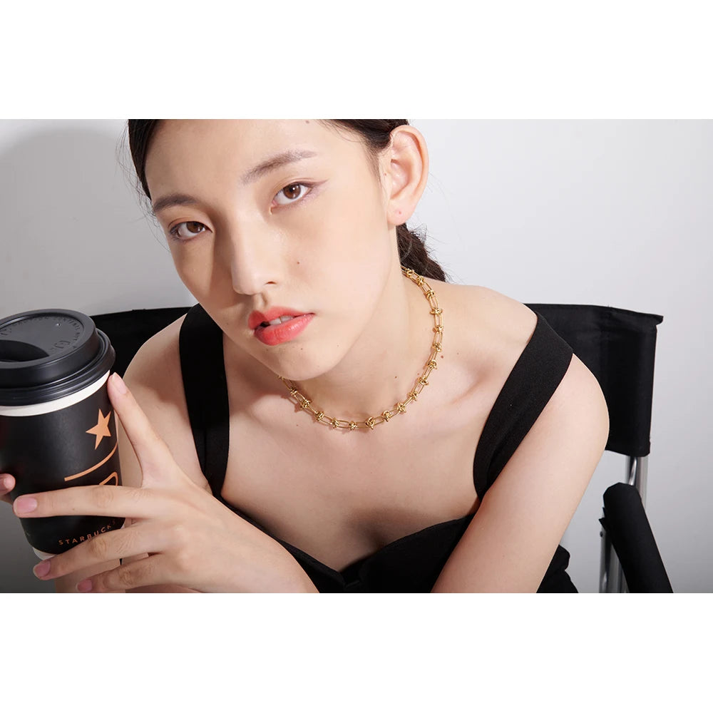 Colar Elos em Nós Banhado em Ouro 18K