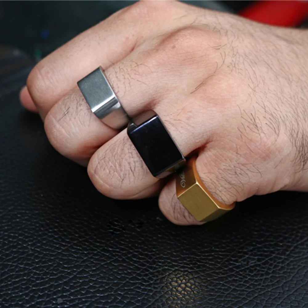 Anel Quadrado Unissex Banhado em Ouro 18K