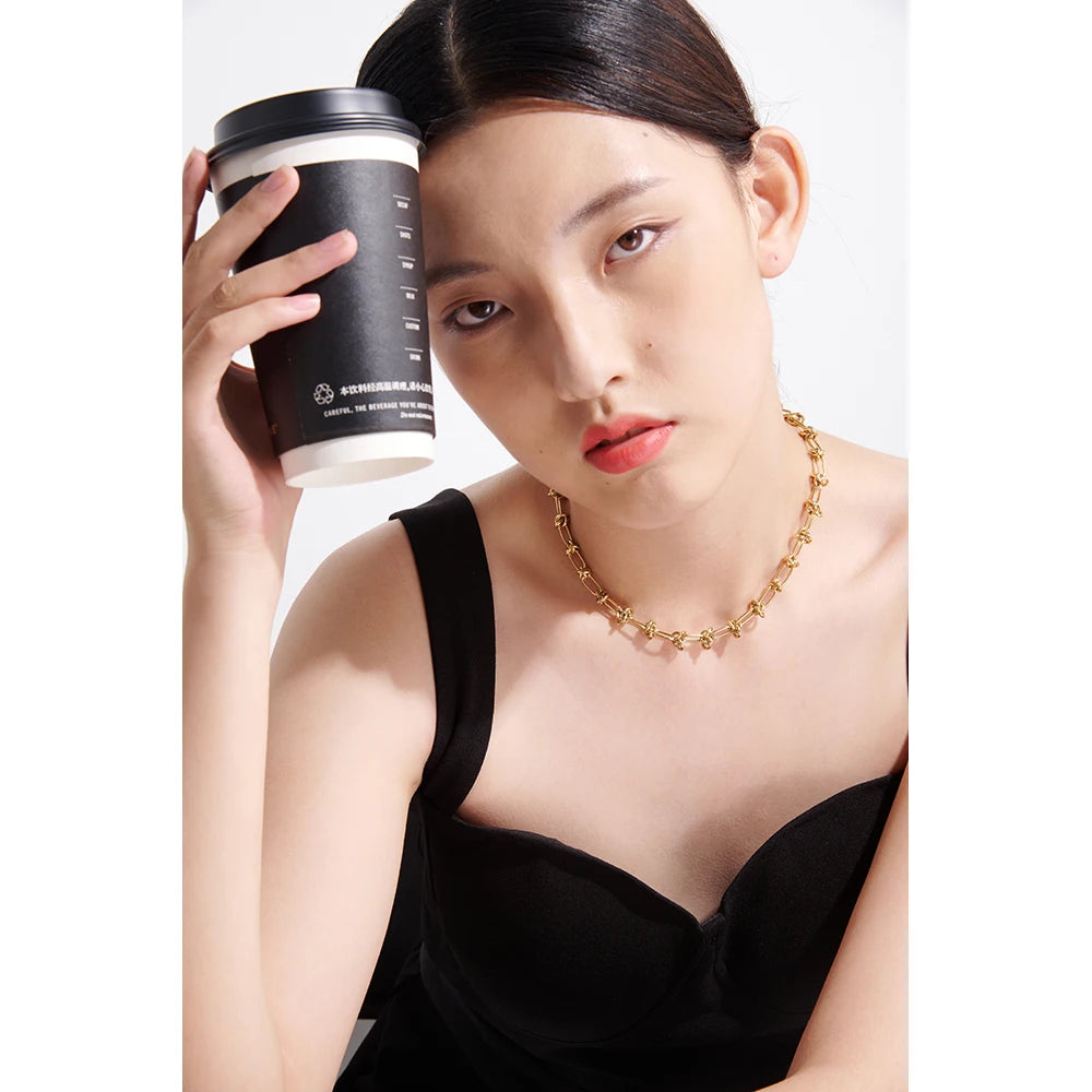 Colar Elos em Nós Banhado em Ouro 18K