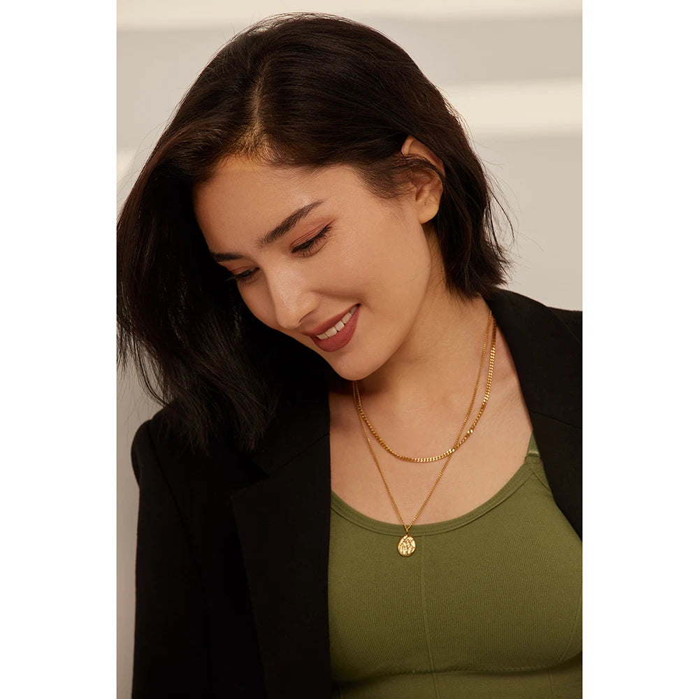 Colar Duplo Medalha Banhado em Ouro 18K