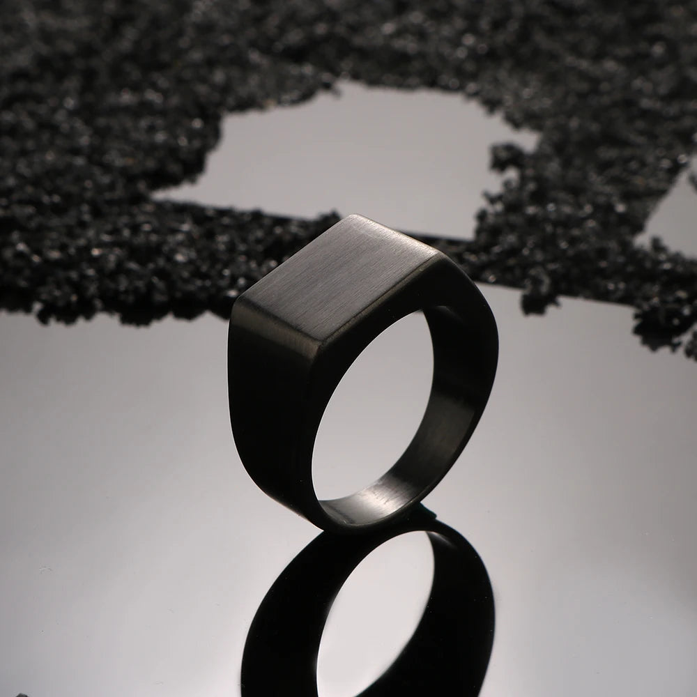 Anel Quadrado Unissex Banhado em Ouro 18K