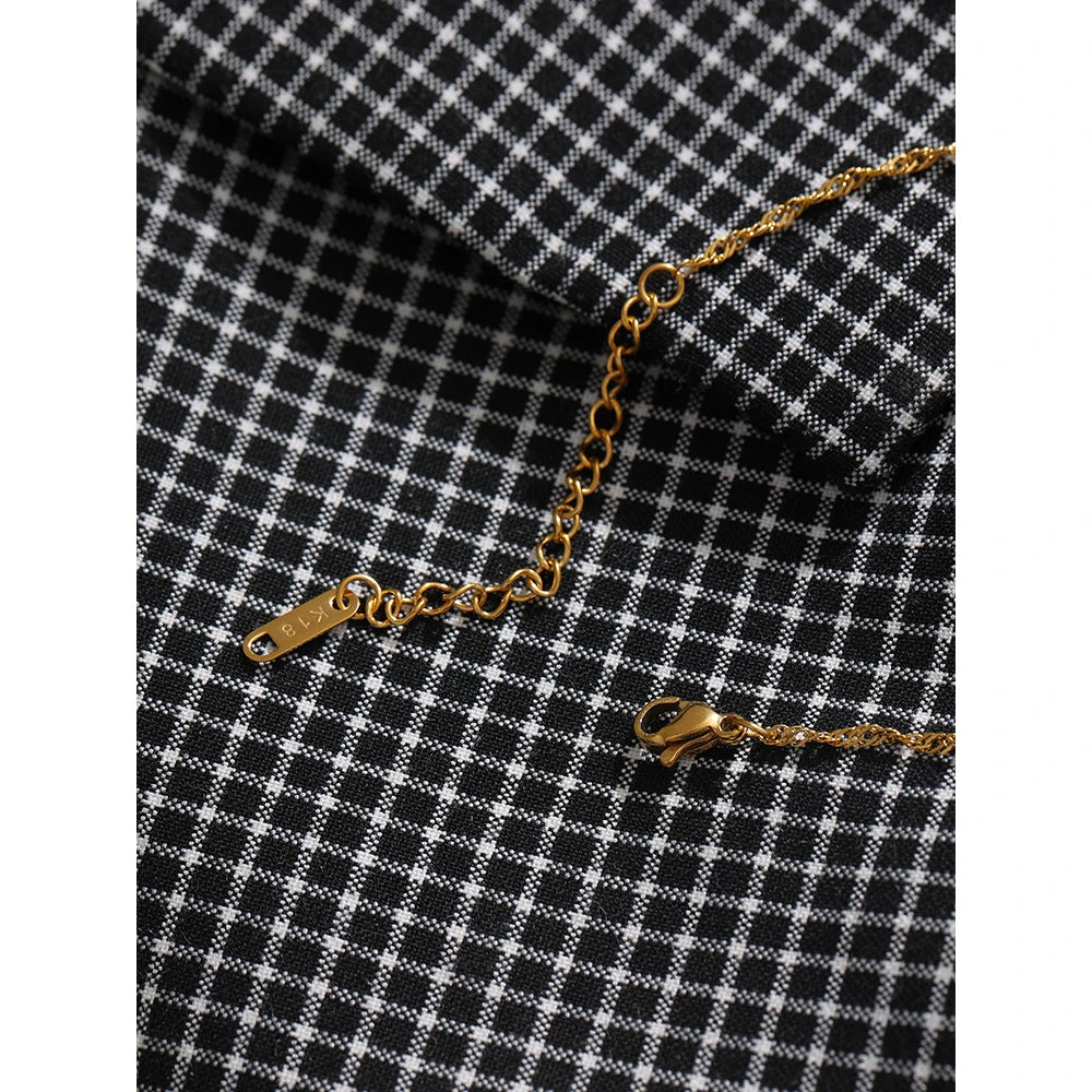 Colar Medalha Anjo Banhado em Ouro 18K