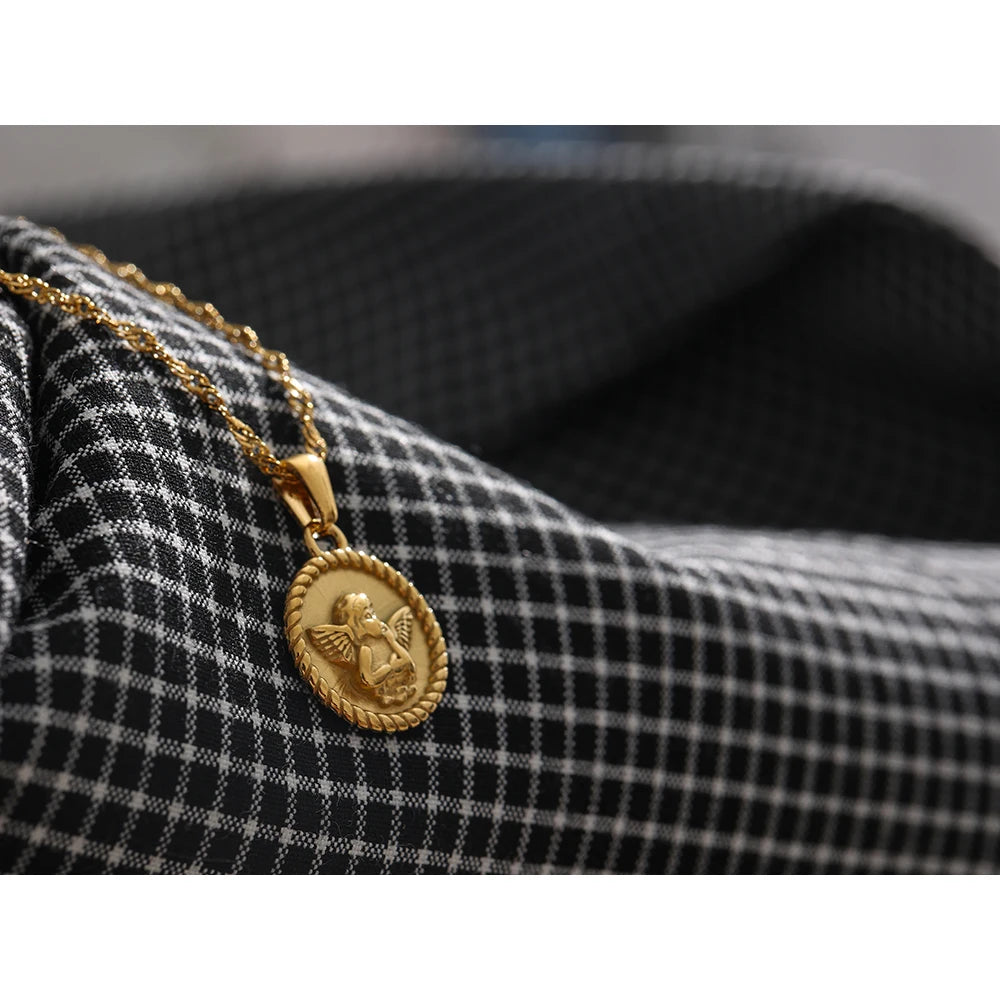 Colar Medalha Anjo Banhado em Ouro 18K