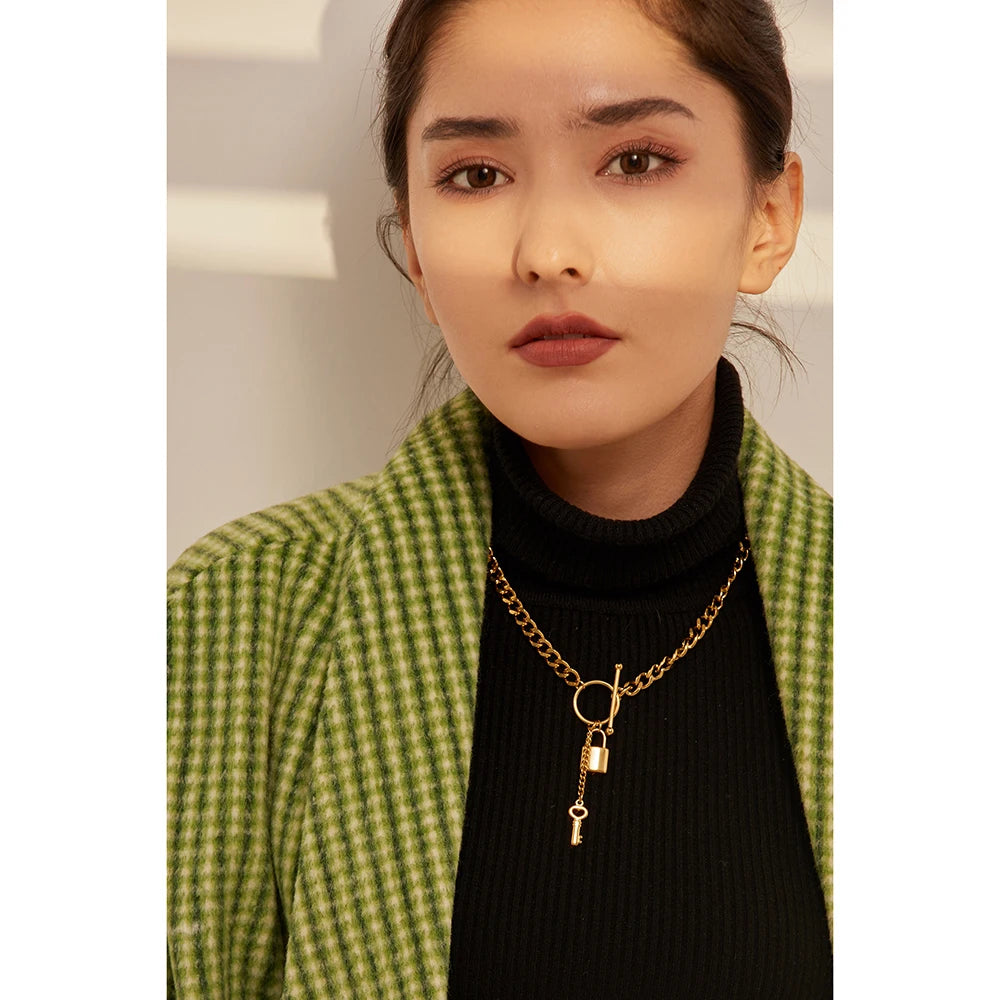 Colar Cadeado Banhado em Ouro 18K