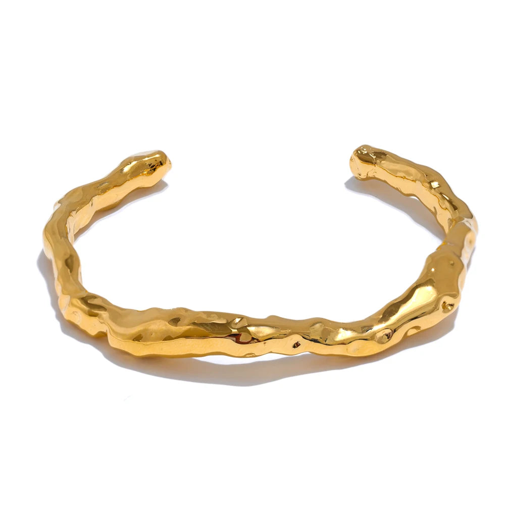 Bracelete Martelado Banhado em Ouro 18K
