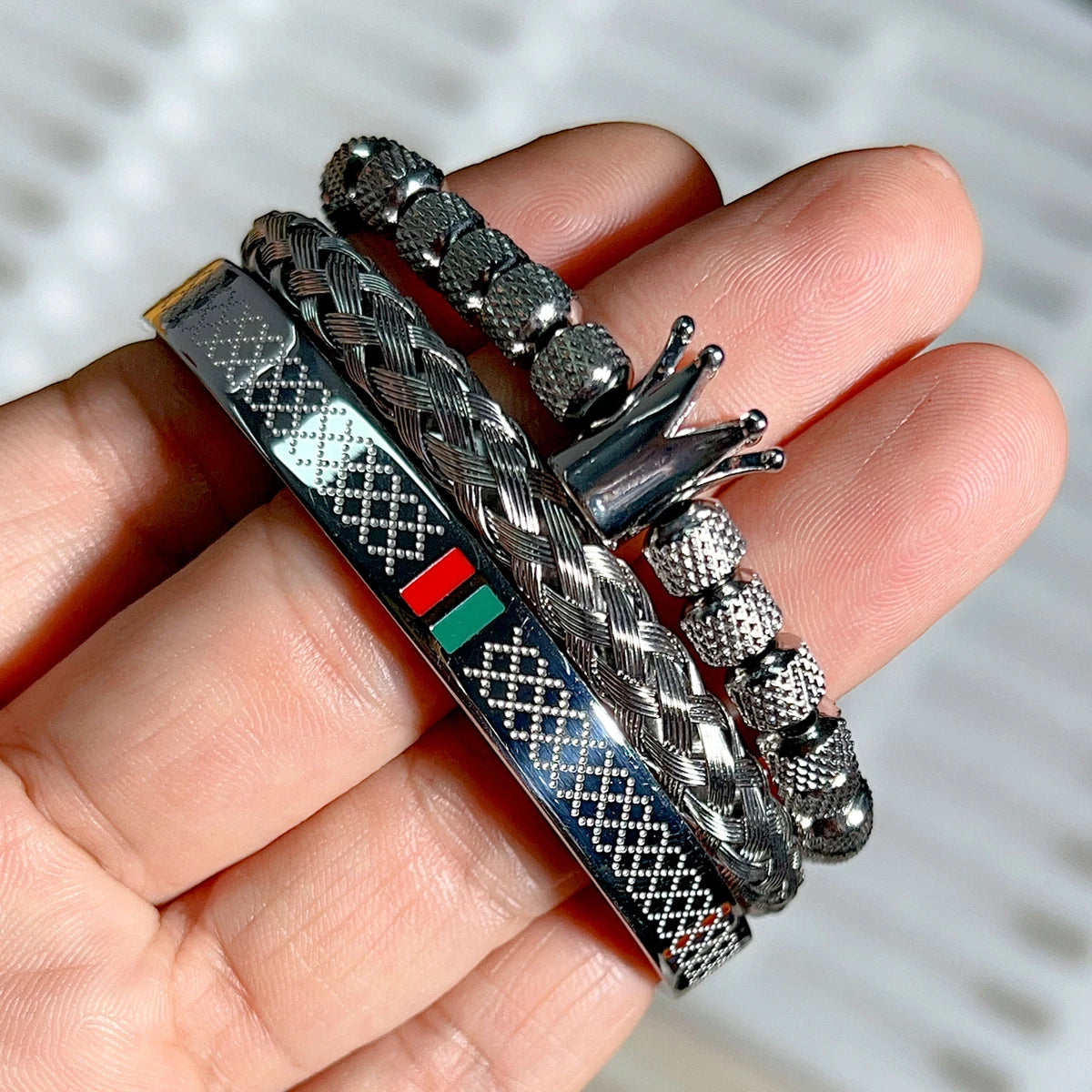 Kit 3 Pulseiras Coroa Masculina Banhado em Ouro 18K