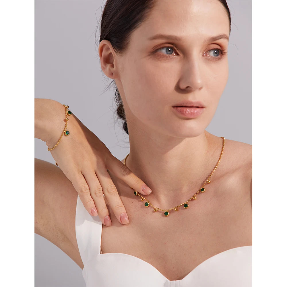 Colar Delicado Esferas Banhado em Ouro 18K