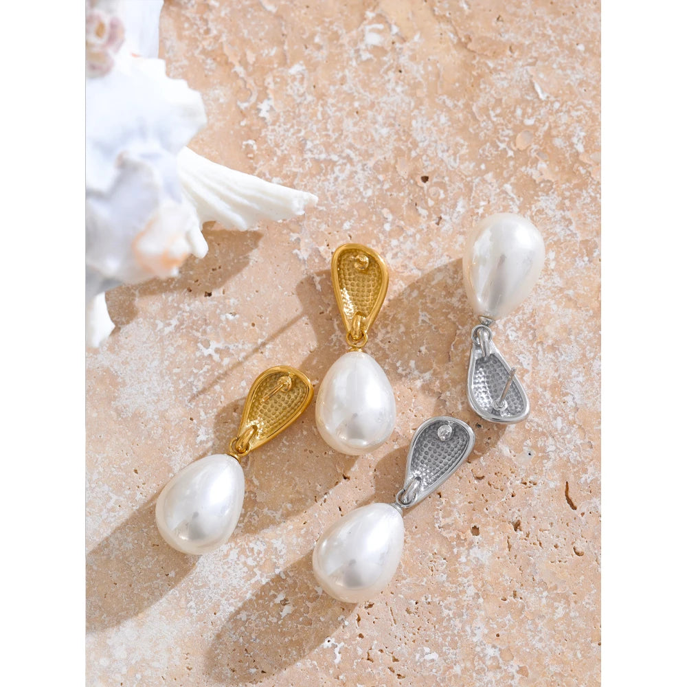 Brinco Gota de Pérola Banhado em Ouro 18K