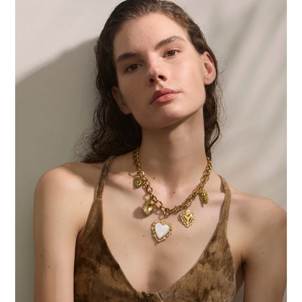 Colar Five Hearts Banhado em Ouro 18K