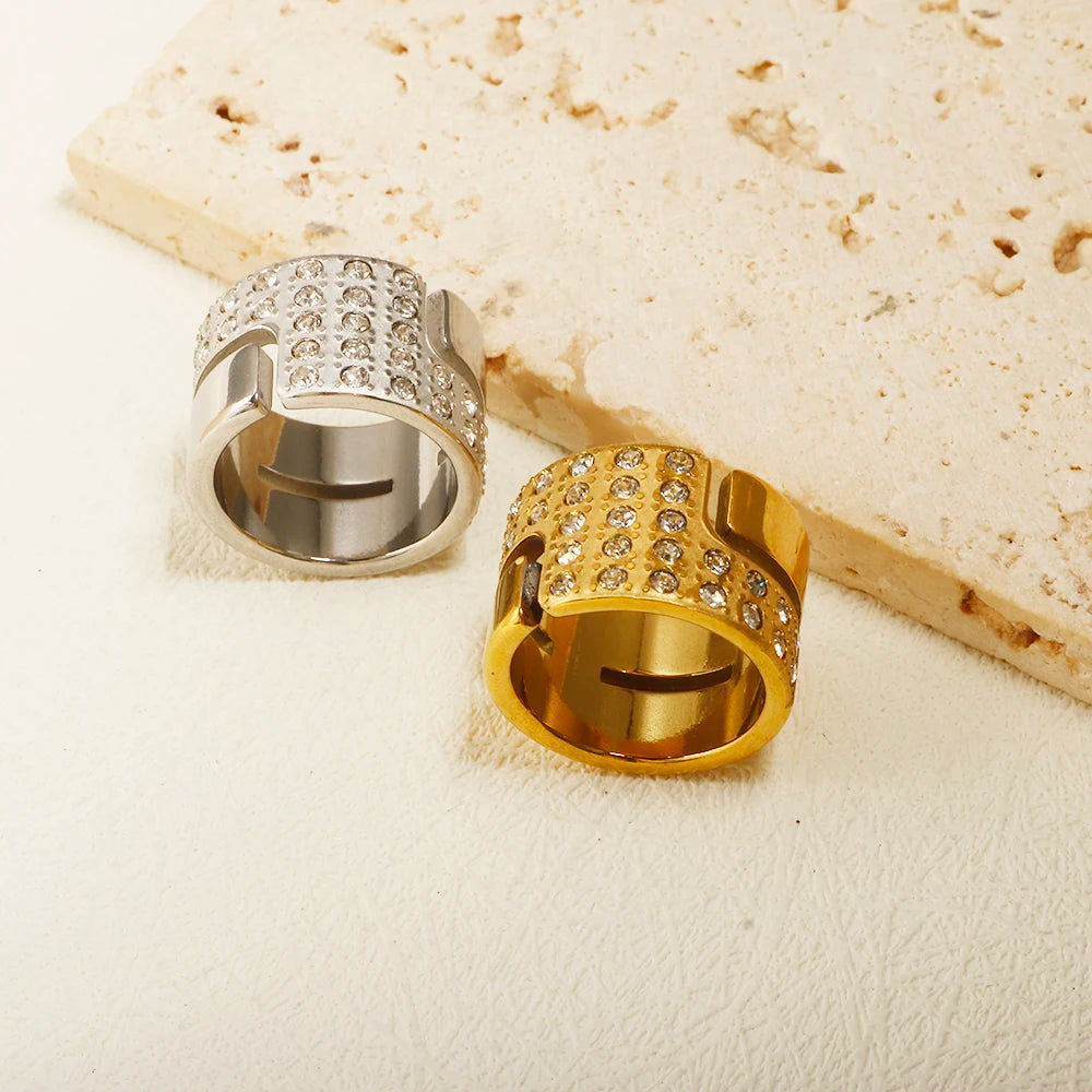 Anel Grazy Zircônias Banhado em Ouro 18K