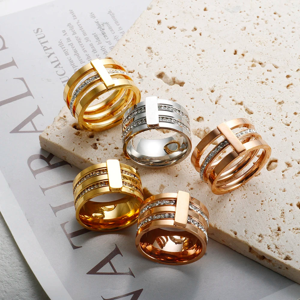 Anel Luxury Zircônias Banhado em Ouro 18K