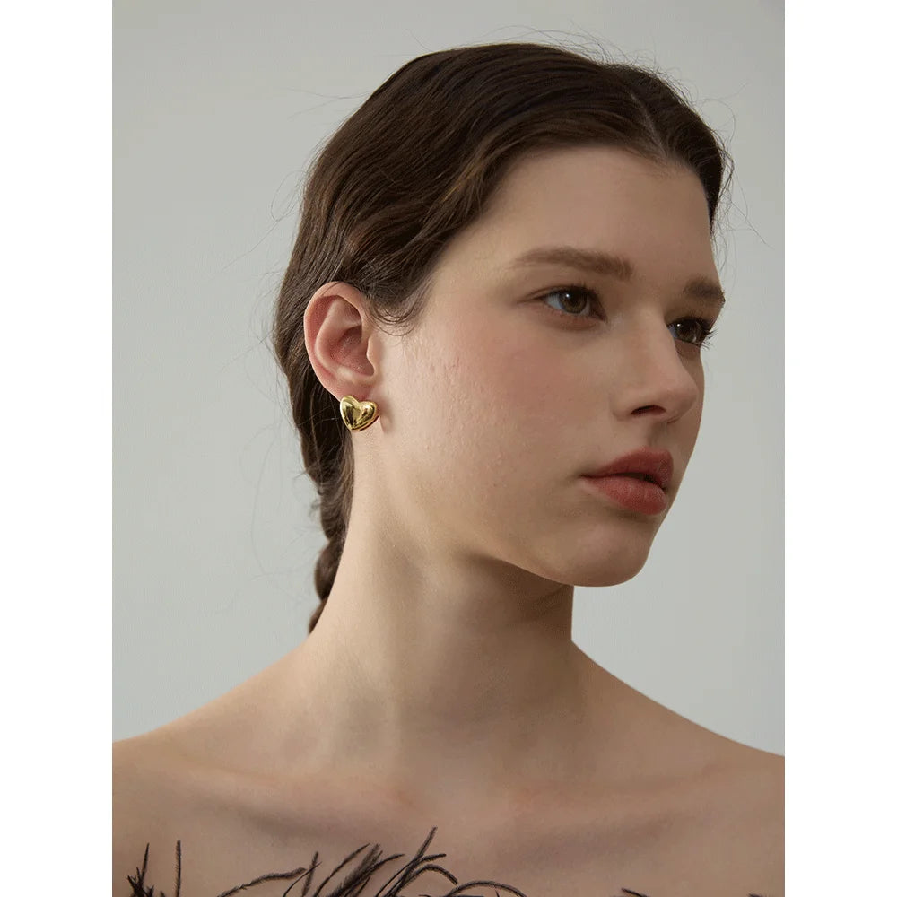 Brinco Pequeno Coração Banhado em Ouro 18K