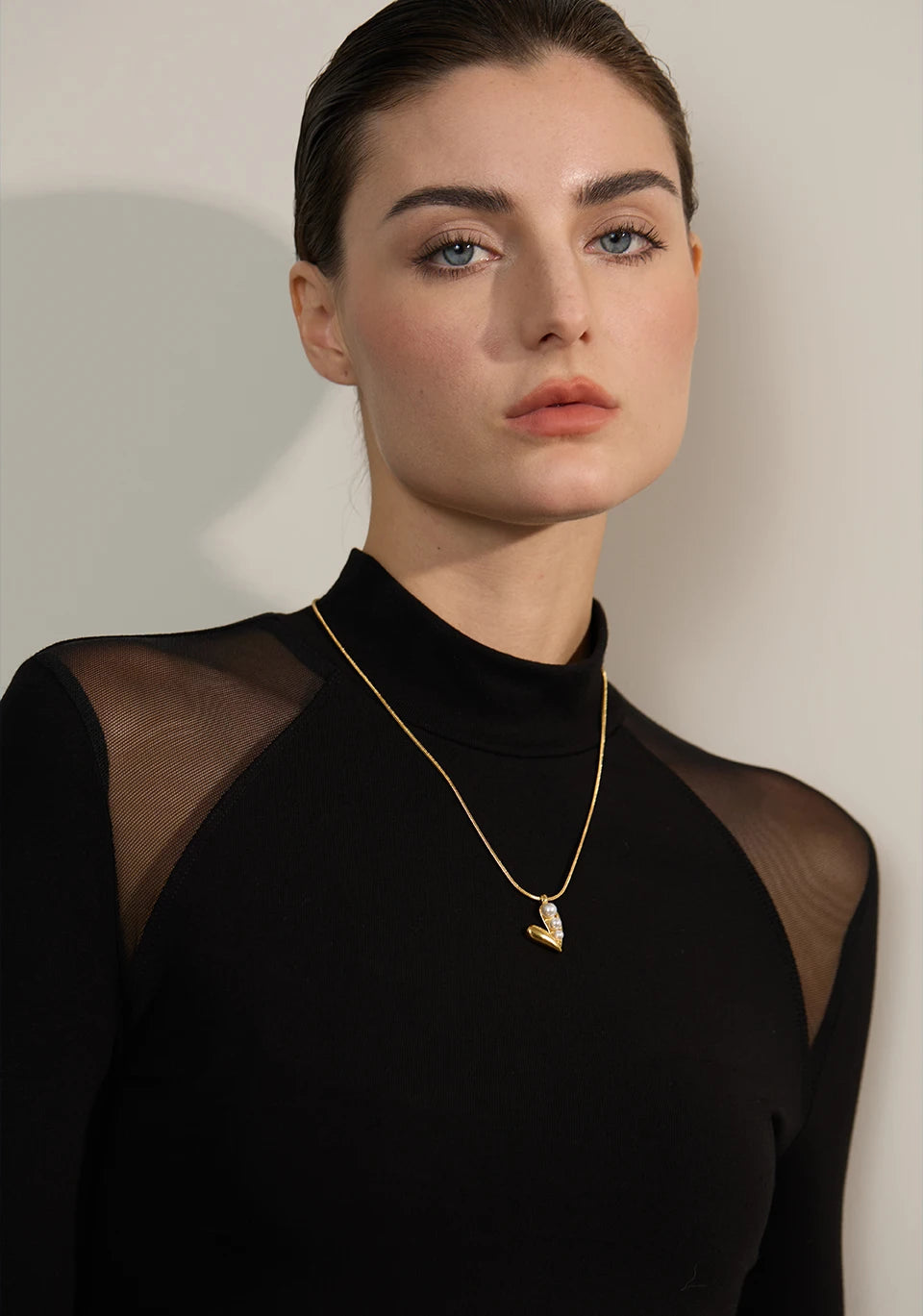 Colar Coração com Pérolas Banhado em Ouro 18K