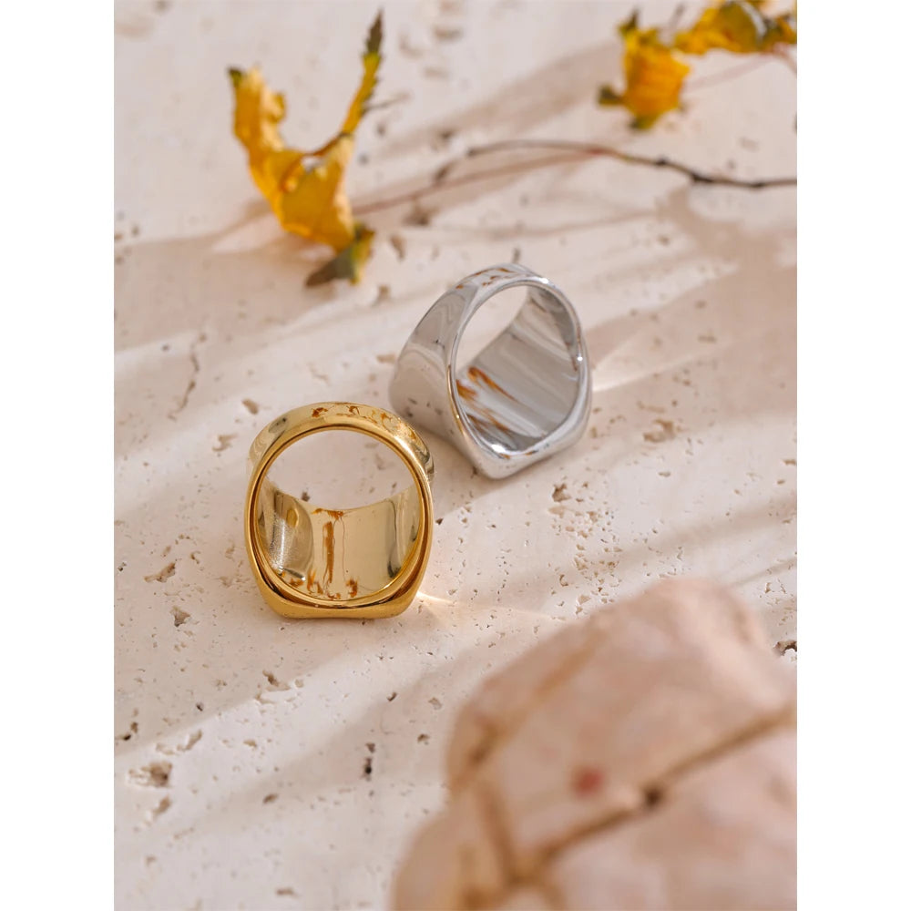 Anel Geométrico Banhado em Ouro 18K