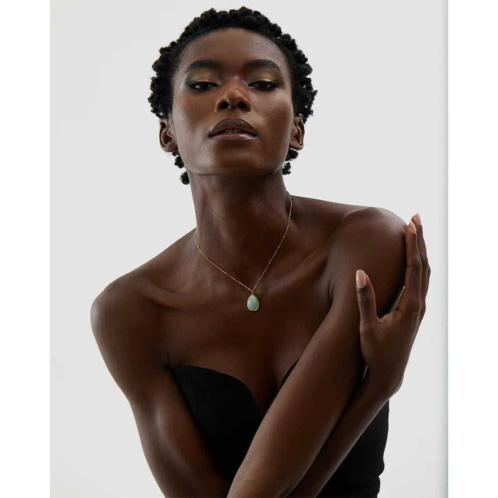 Colar Gota Pedra Natural Banhado em Ouro 18K