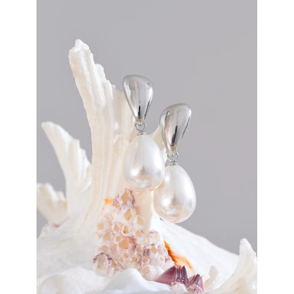 Brinco Gota de Pérola Banhado em Ouro 18K