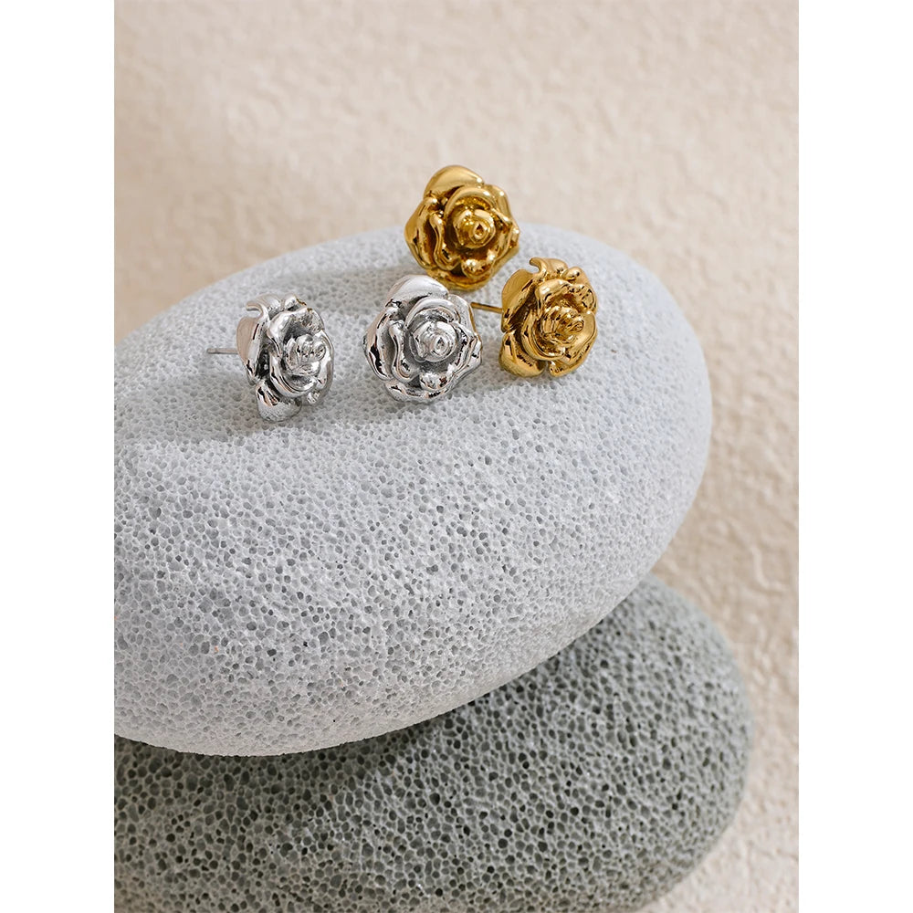 Brinco Rose Flower Banhado em Ouro 18K
