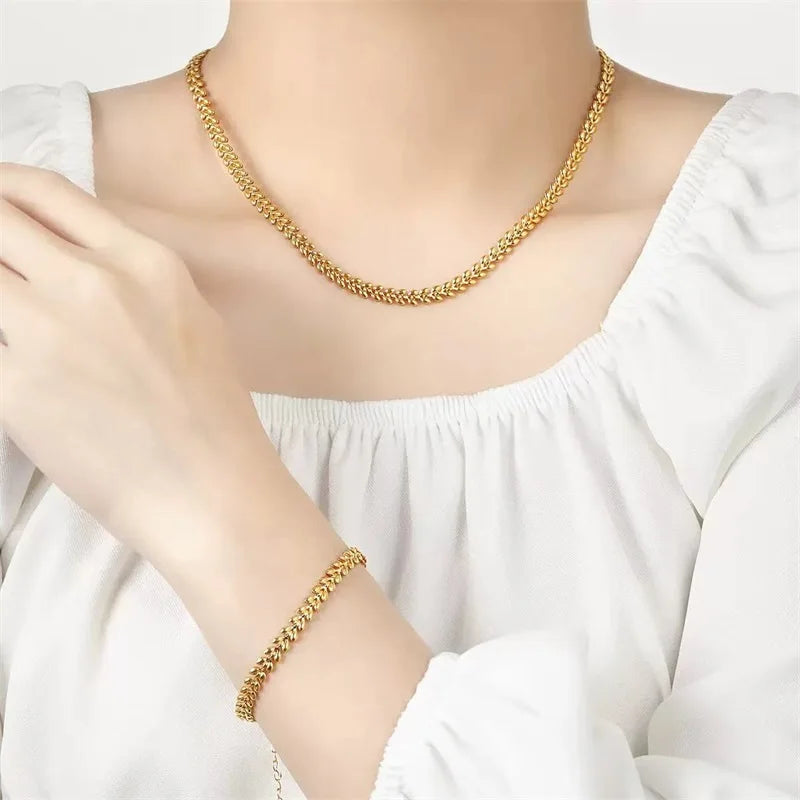 Conjunto Colar e Pulseira Folhinhas Banhado em Ouro 18K