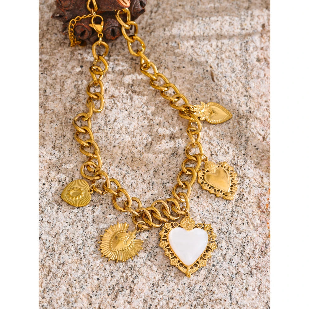 Colar Five Hearts Banhado em Ouro 18K