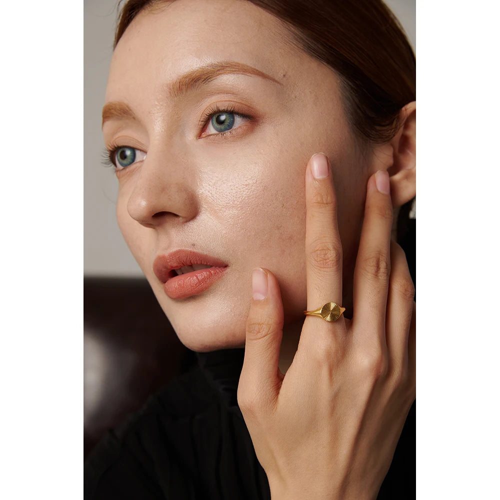 Anel Geométrico Ana Banhado em Ouro 18K