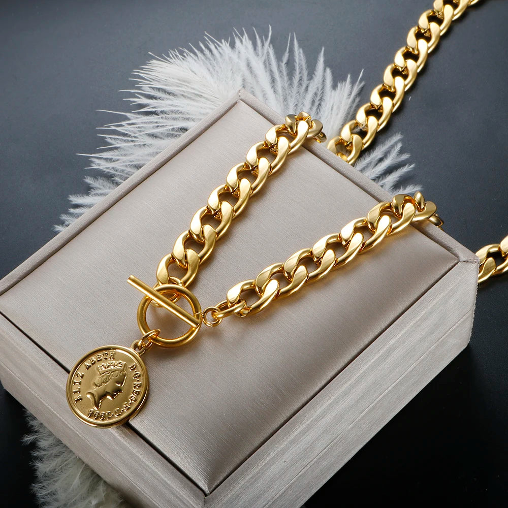 Colar Medalha Moeda Banhado em Ouro 18K