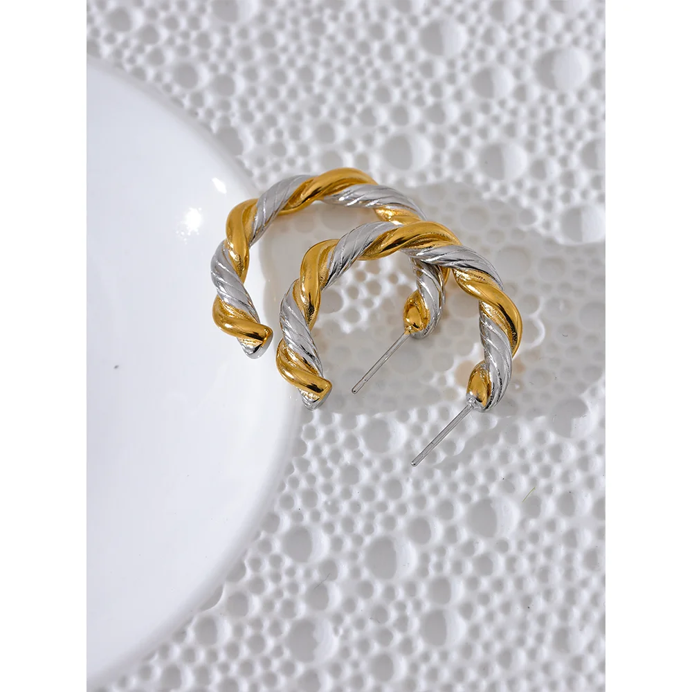 Brinco Argola Trançado Banhado em Ouro 18K