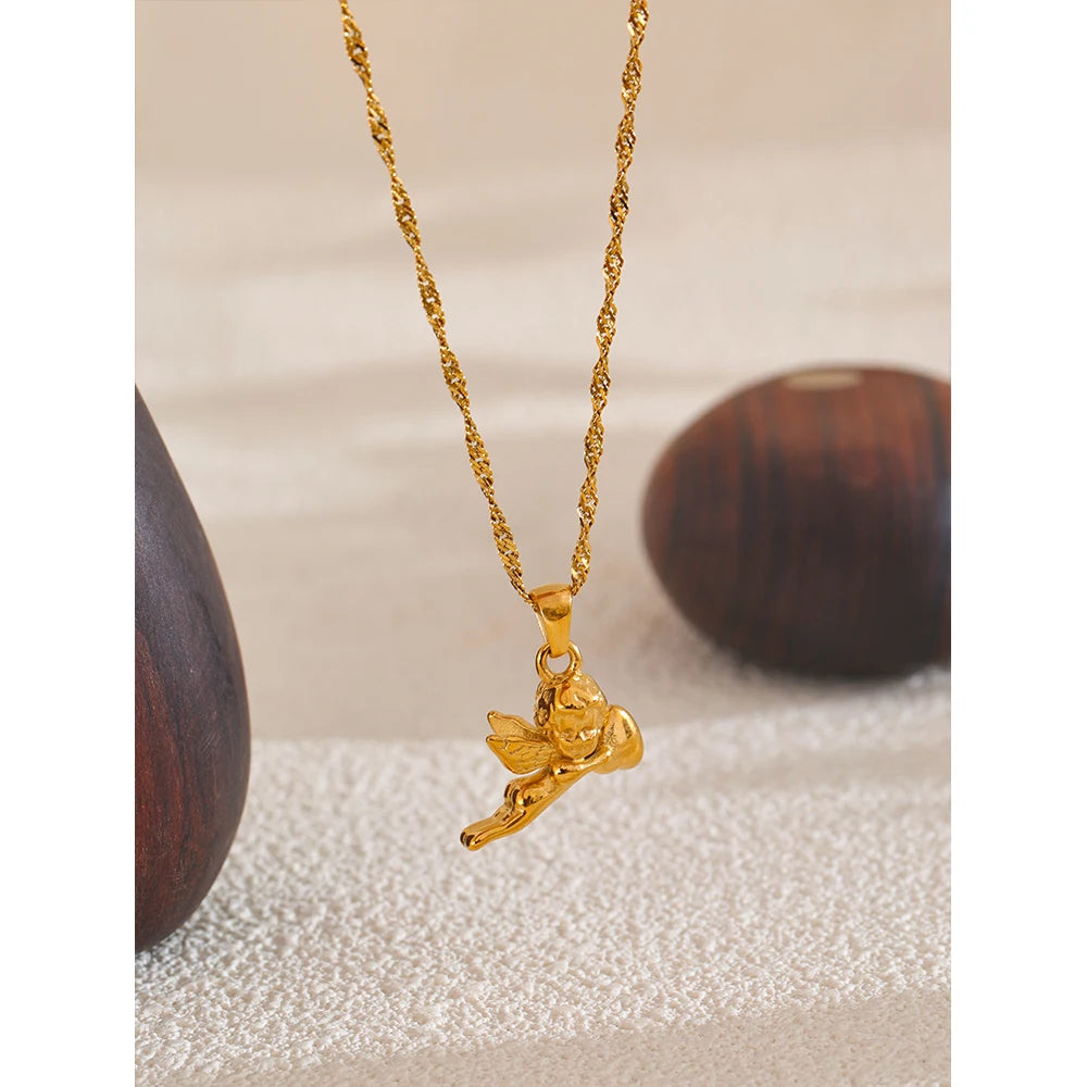 Colar Angel Heart Banhado em Ouro 18K