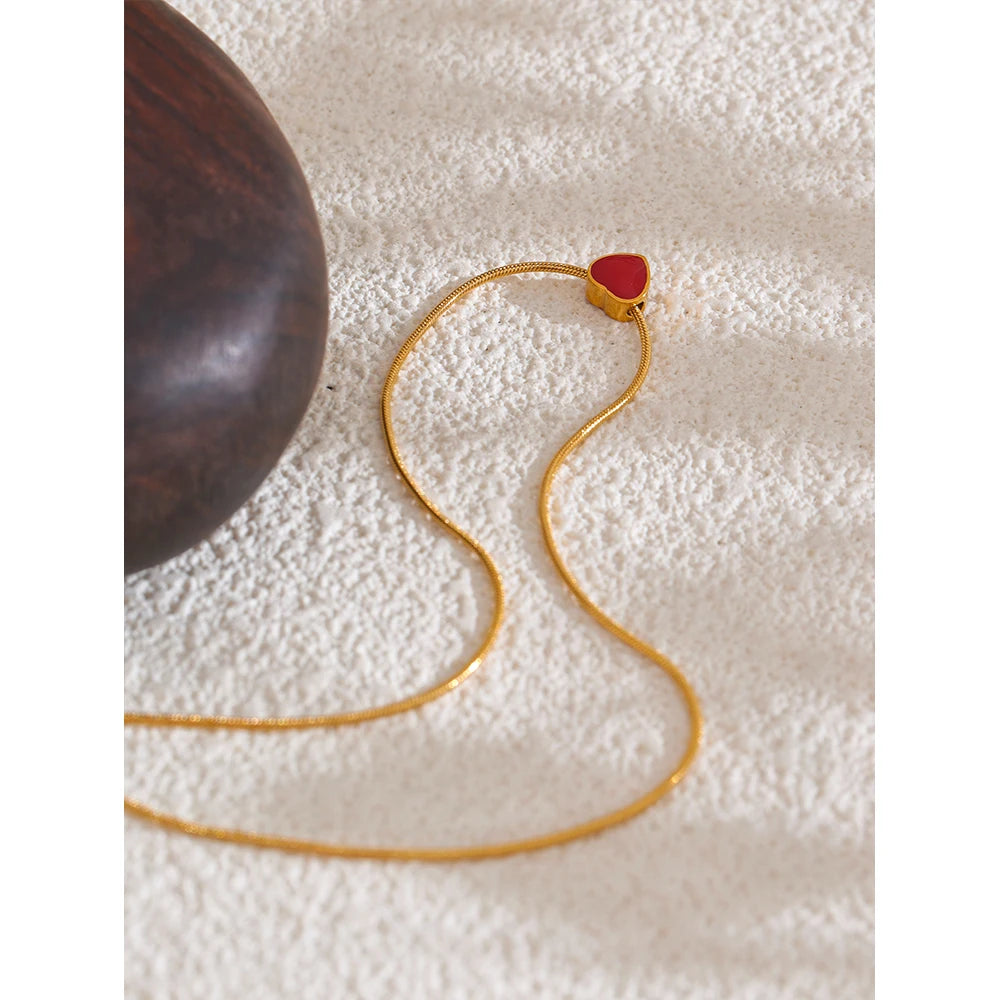 Colar Pingente Coração Vermelho Banhado em Ouro 18K