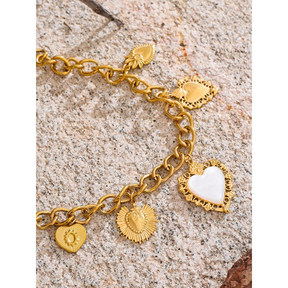 Colar Five Hearts Banhado em Ouro 18K