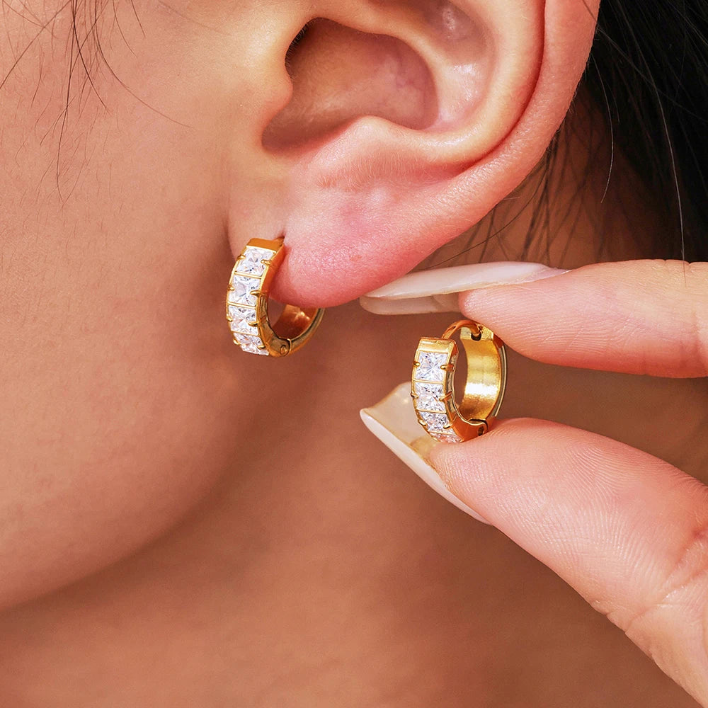 Brinco Argola Pedra Cubica Banhado em Ouro 18K