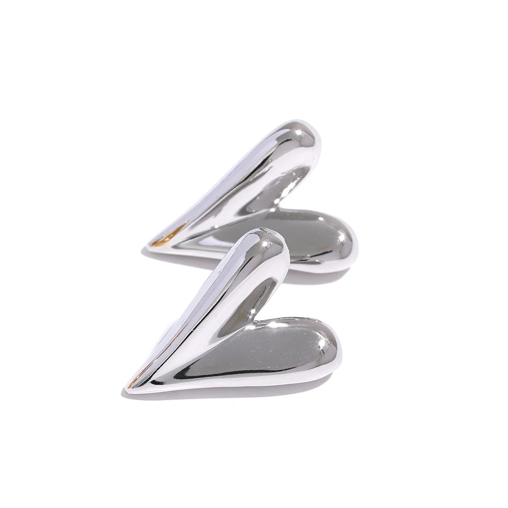 Brinco Coração Dobrado Banhado em Ouro 18K