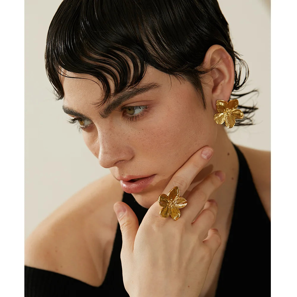 Brinco Floral Banhado em Ouro 18K