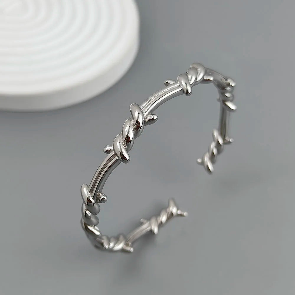 Bracelete Arame Farpado Banhado em Ouro 18K