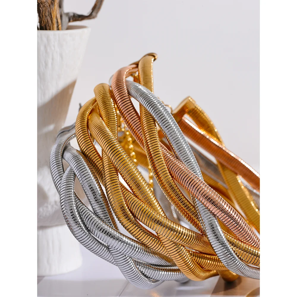 Colar Cobra Trançada Banhado em Ouro 18K