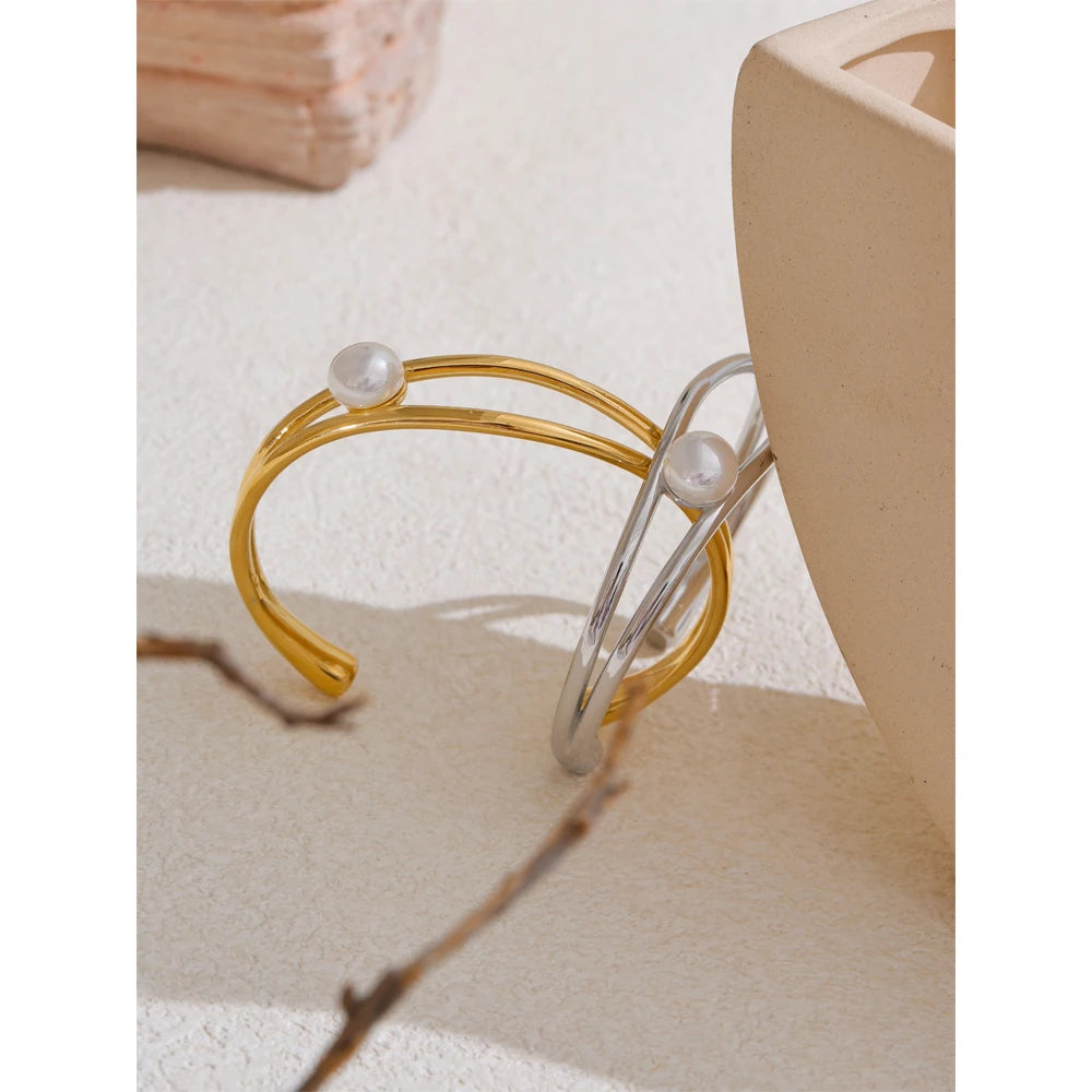 Bracelete Minimalista Pérola Banhado em Ouro 18K