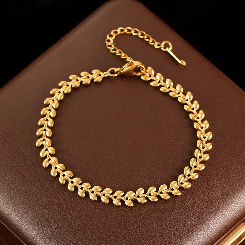 Conjunto Colar e Pulseira Folhinhas Banhado em Ouro 18K