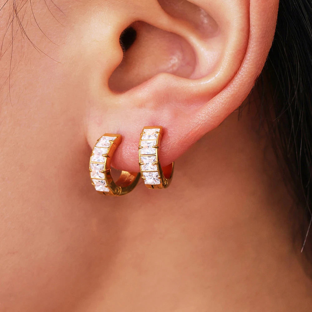 Brinco Argola Pedra Cubica Banhado em Ouro 18K