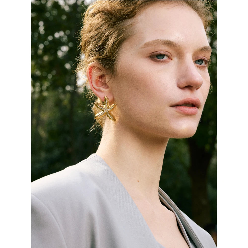 Brinco Estrela Perolada Banhado em Ouro 18K