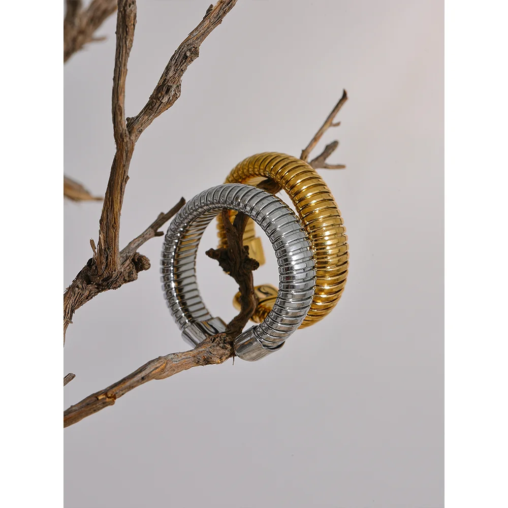 Anel Regulável Cobra Banhado em Ouro 18K