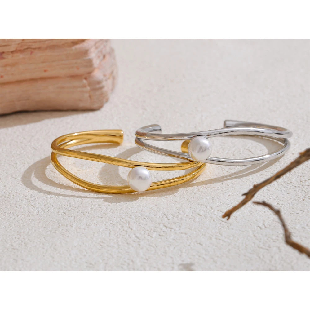 Bracelete Minimalista Pérola Banhado em Ouro 18K