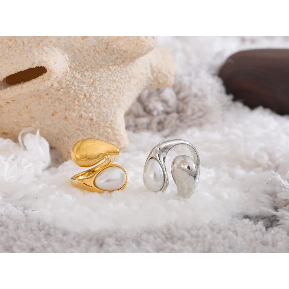 Anel Regulável Gota Pérola Banhado em Ouro 18K