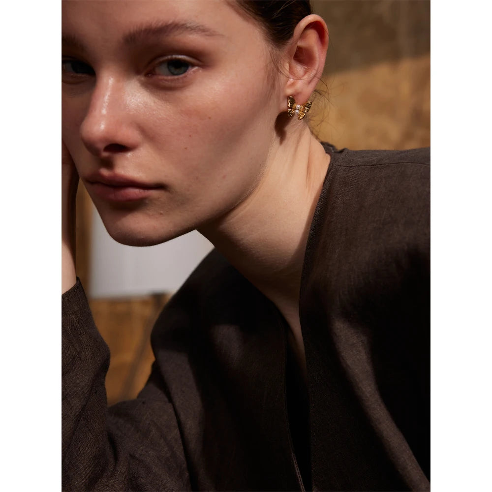 Brinco Pearls Butterfly Banhado em Ouro 18K