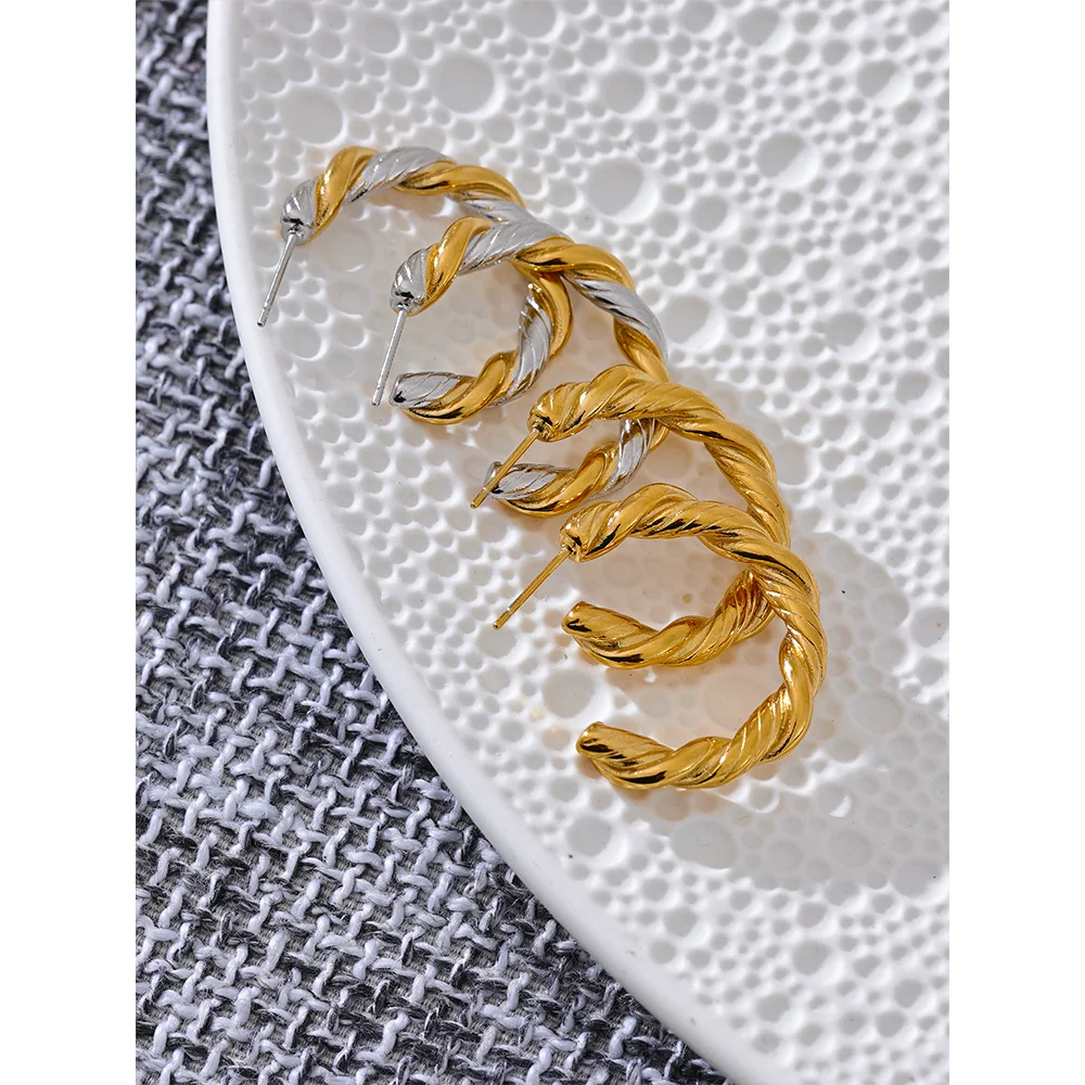 Brinco Argola Trançado Banhado em Ouro 18K