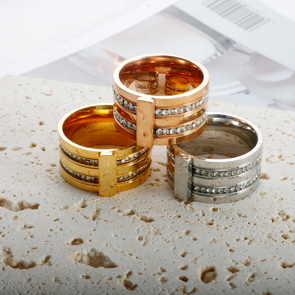 Anel Luxury Zircônias Banhado em Ouro 18K