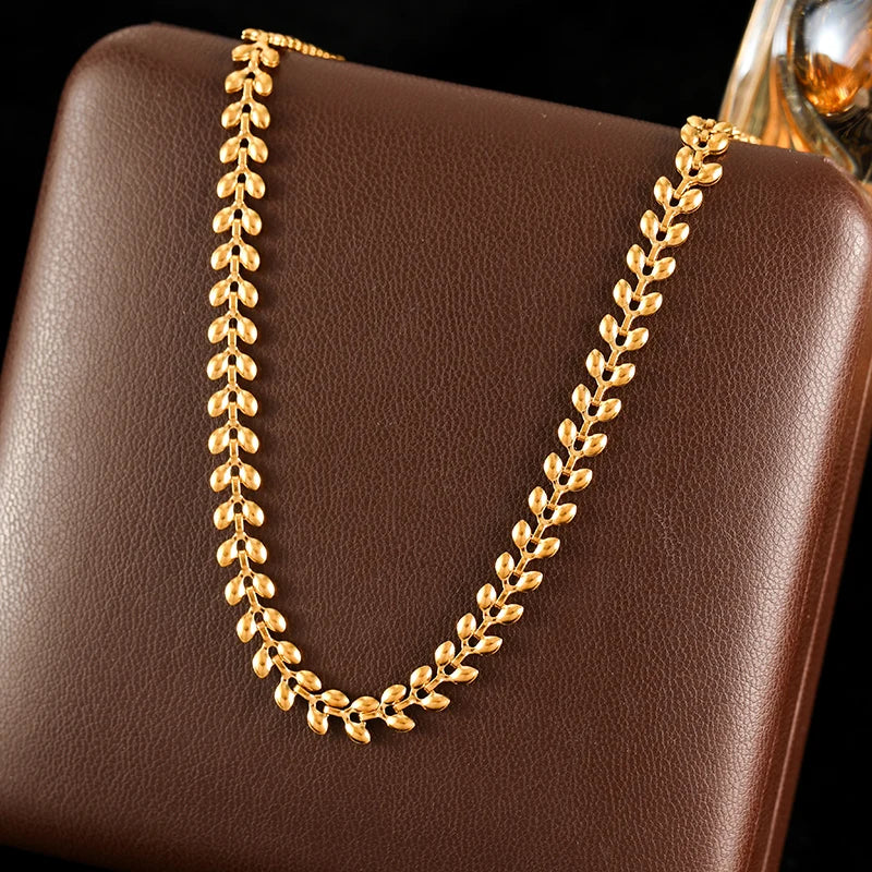 Conjunto Colar e Pulseira Folhinhas Banhado em Ouro 18K