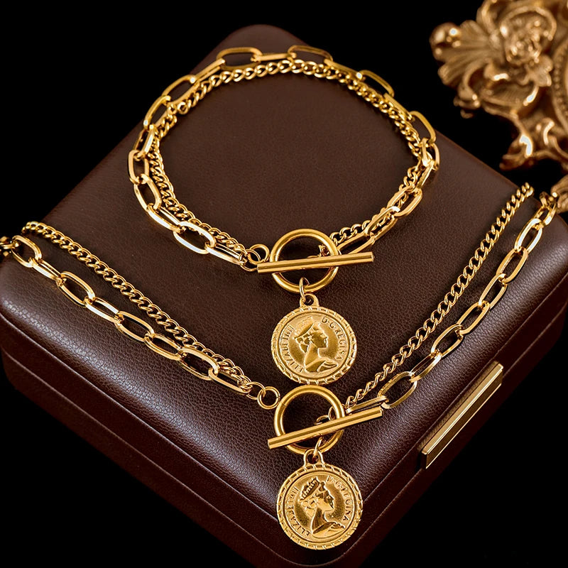 Conjunto Colar e Pulseira Medalha Banhado em Ouro 18K